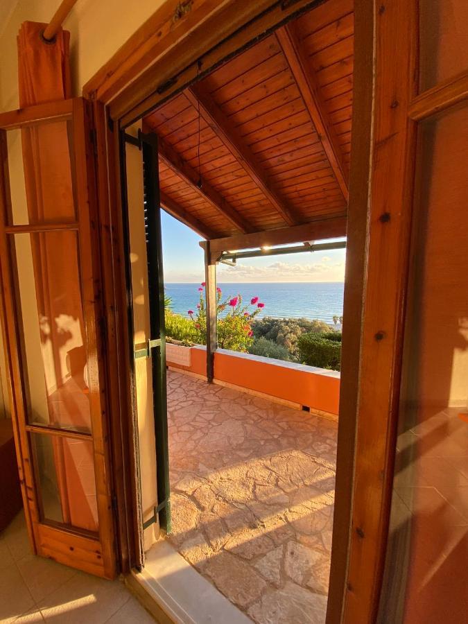 Papadatos Apts With Amazing View - 5Mins From The Beach Kontogialos Exterior photo