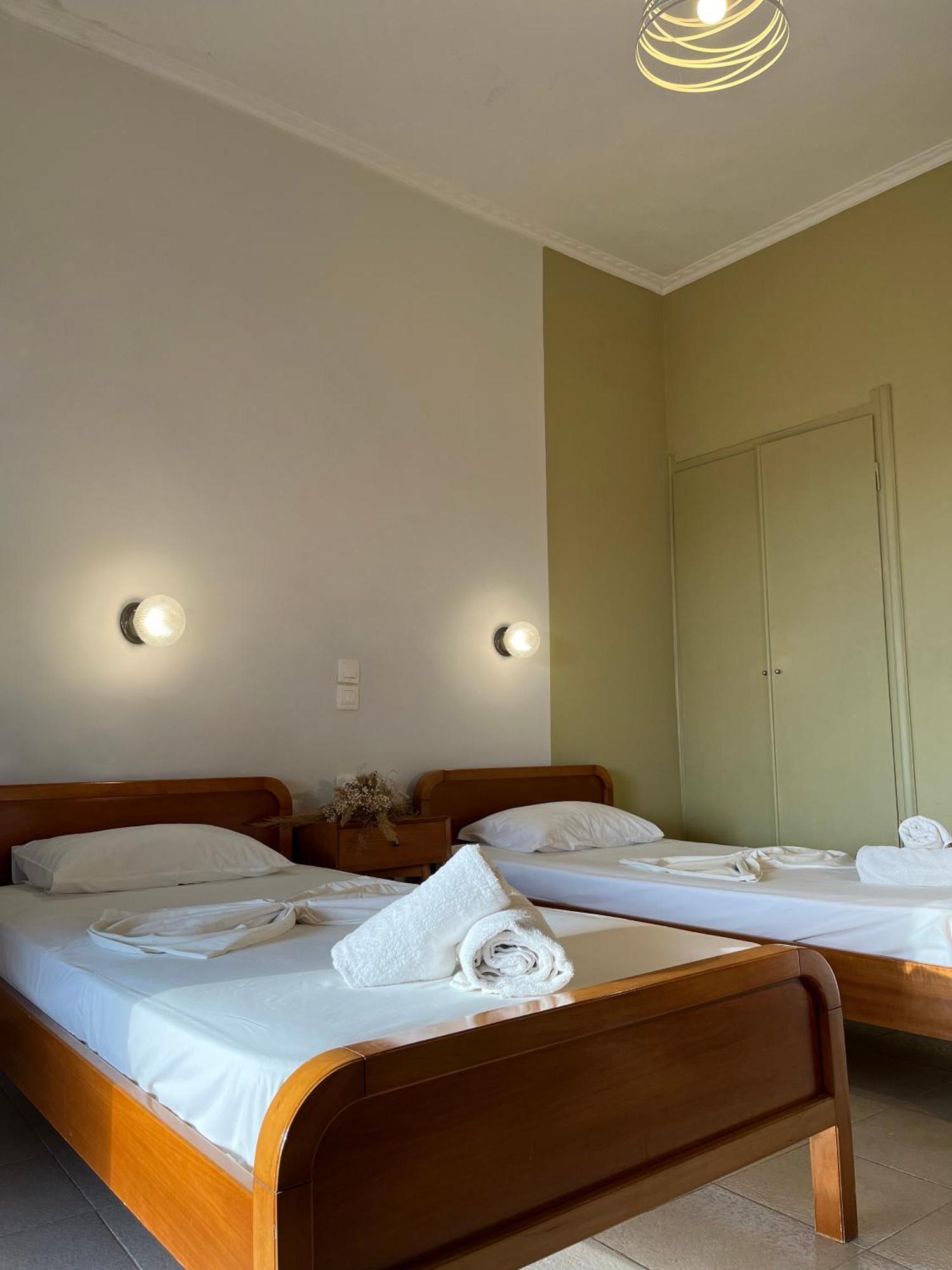 Papadatos Apts With Amazing View - 5Mins From The Beach Kontogialos Exterior photo