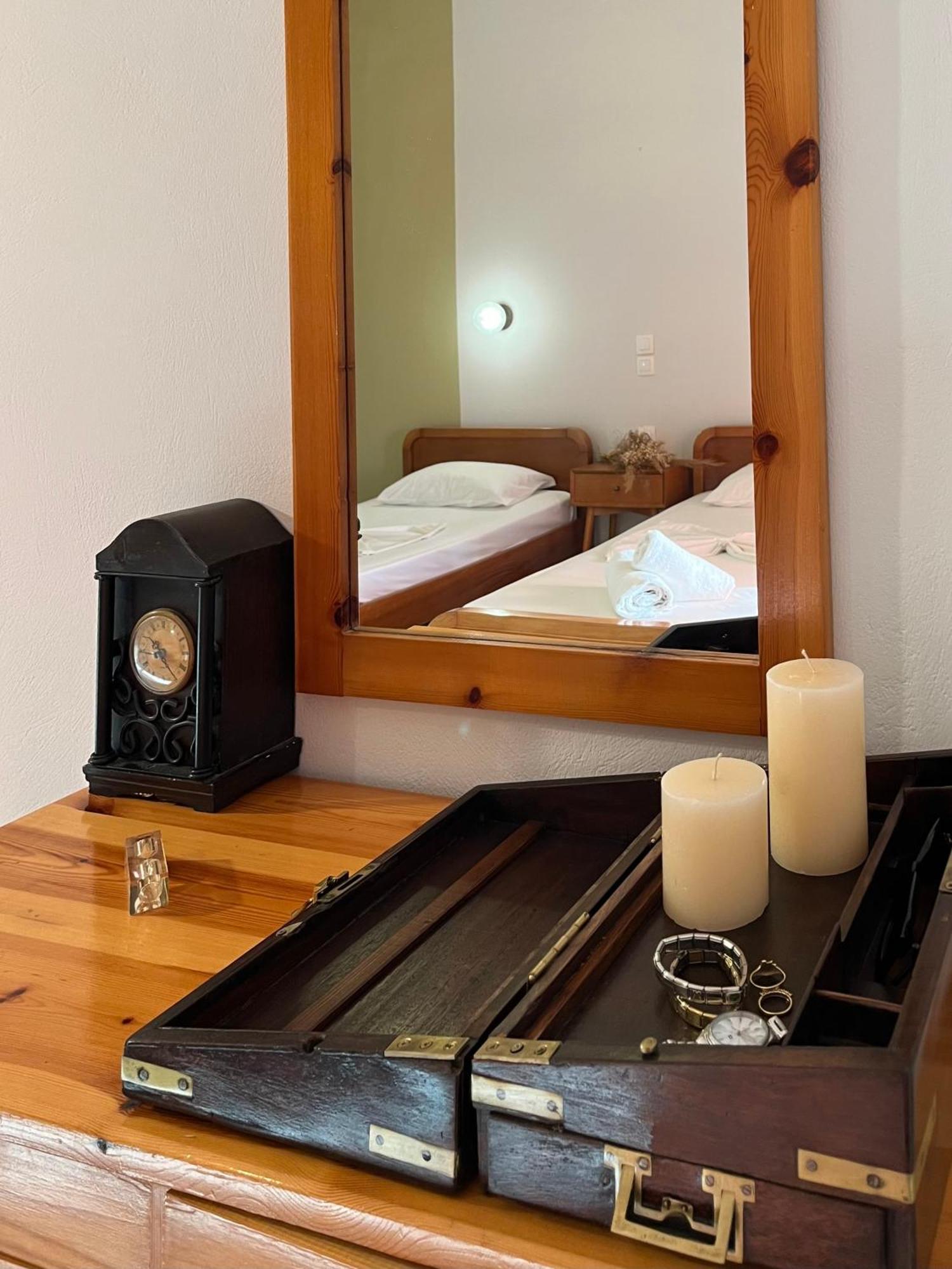 Papadatos Apts With Amazing View - 5Mins From The Beach Kontogialos Exterior photo